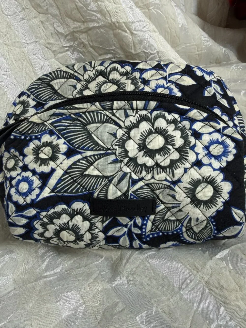 Vera Bradley Blue White Floral Quilted Double Zip Makeup Cosmetic Bag EUC